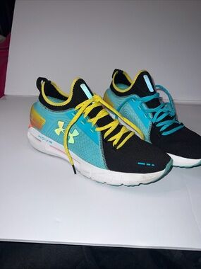 Under Armour Hovr Phantom men’s 10.5 sneakers